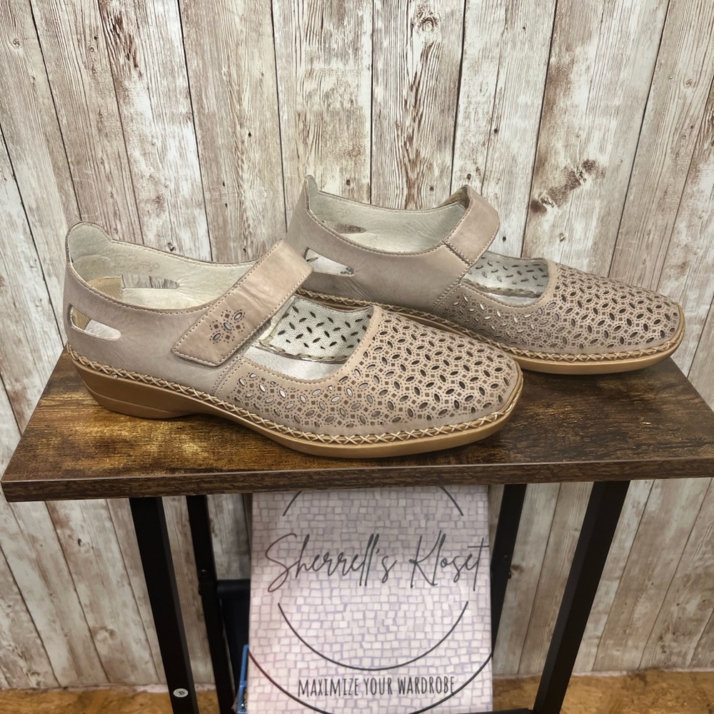 Rieker‎ Beige Mary Jane Shoes